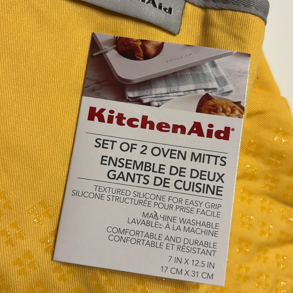 KitchenAid Yellow Oven Mitt Set - Picture 6 of 11